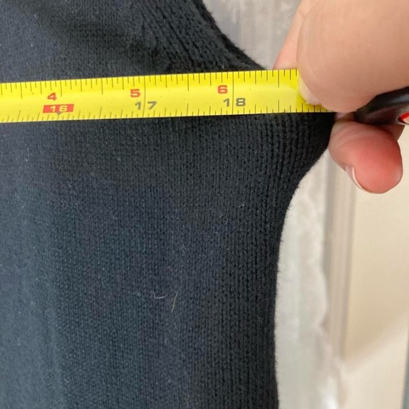 Michael Kors Black Turtleneck sweater sleeveless top M - Picture 5 of 5